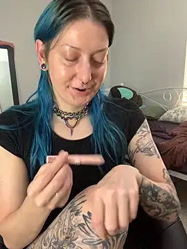 Snapshot of MissCumberdale chatting on 09.09.25 MissCumberdale online show from 09.09.25