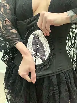 Snapshot of MissCumberdale chatting on 09.13.25 MissCumberdale online show from 09.13.25