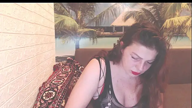 Snapshot of Queen__Natasha chatting on 10.23.25 Queen  Natasha online show from 10.23.25