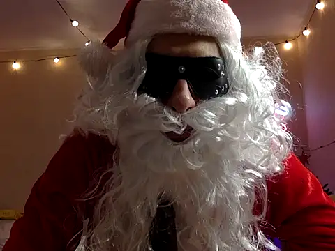 Snapshot of HandsomeAlfie chatting on 12.29.24 HandsomeAlfie online show from 12.29.24