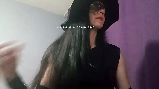 Snapshot of AlfejiRise chatting on 10.20.25 AlfejiRise online show from 10.20.25