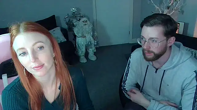 Snapshot of Red_firesquirt chatting on 12.21.24 Red firesquirt online show from 12.21.24