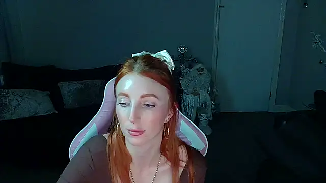 Snapshot of Red_firesquirt chatting on 12.23.24 Red firesquirt online show from 12.23.24