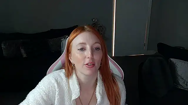 Snapshot of Red_firesquirt chatting on 02.18.25 Red firesquirt online show from 02.18.25