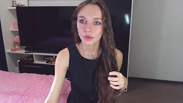 Snapshot of ChloeSunny chatting on 09.27.25 ChloeSunny online show from 09.27.25