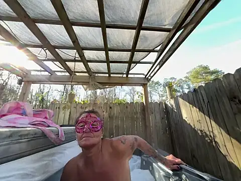 Snapshot of prainxxx22 chatting on 12.14.24 prainxxx22 online show from 12.14.24