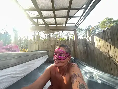 Snapshot of prainxxx22 chatting on 12.16.24 prainxxx22 online show from 12.16.24