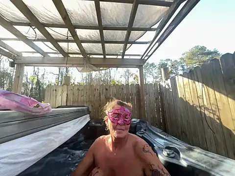 Snapshot of prainxxx22 chatting on 12.25.24 prainxxx22 online show from 12.25.24