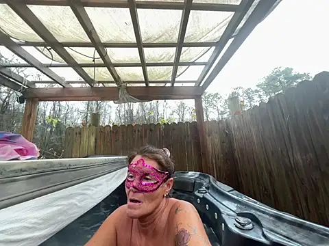 Snapshot of prainxxx22 chatting on 12.29.24 prainxxx22 online show from 12.29.24