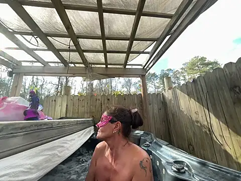 Snapshot of prainxxx22 chatting on 12.31.24 prainxxx22 online show from 12.31.24