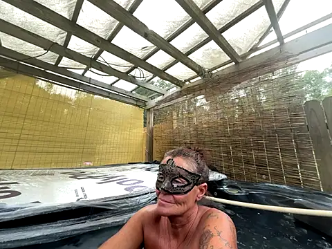 Snapshot of prainxxx22 chatting on 10.10.25 prainxxx22 online show from 10.10.25