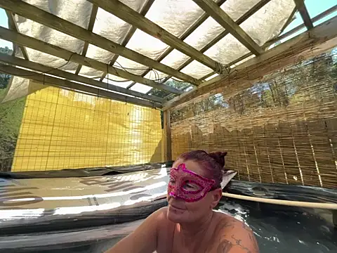 Snapshot of prainxxx22 chatting on 10.18.25 prainxxx22 online show from 10.18.25