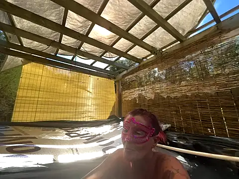 Snapshot of prainxxx22 chatting on 10.21.25 prainxxx22 online show from 10.21.25