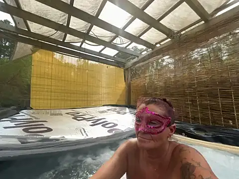 Snapshot of prainxxx22 chatting on 10.24.25 prainxxx22 online show from 10.24.25