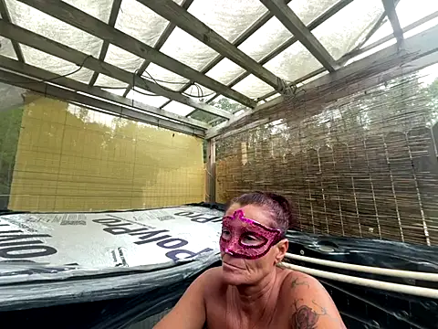 Snapshot of prainxxx22 chatting on 10.26.25 prainxxx22 online show from 10.26.25