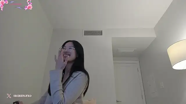 Snapshot of secretgirlfriendxo chatting on 12.14.24 secretgirlfriendxo online show from 12.14.24