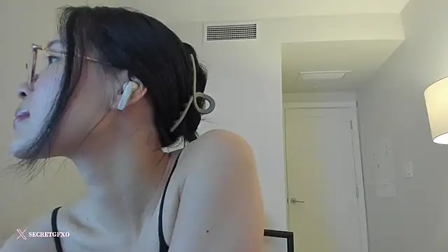 Snapshot of secretgirlfriendxo chatting on 01.29.25 secretgirlfriendxo online show from 01.29.25