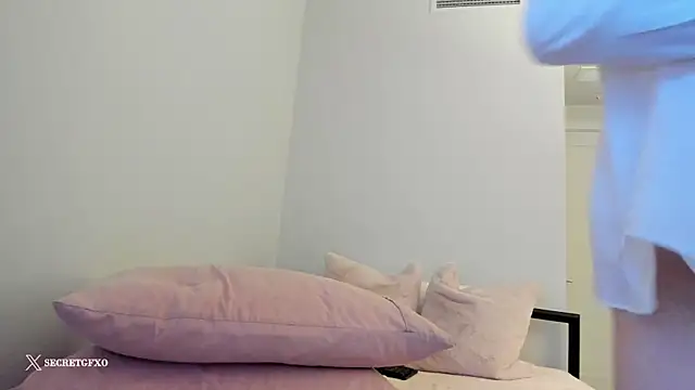 Snapshot of secretgirlfriendxo chatting on 02.09.25 secretgirlfriendxo online show from 02.09.25