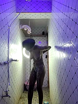 Snapshot of Enkarxx chatting on 02.19.25 Enkarxx online show from 02.19.25