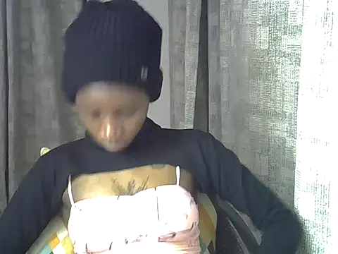 Snapshot of Enkarxx chatting on 10.08.25 Enkarxx online show from 10.08.25