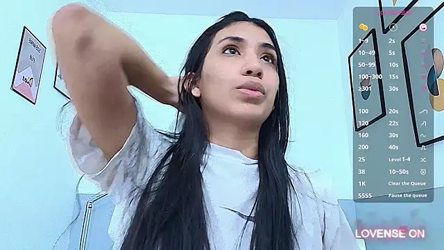 Snapshot of littlee_emilyy_ chatting on 12.23.24 littlee emilyy  online show from 12.23.24