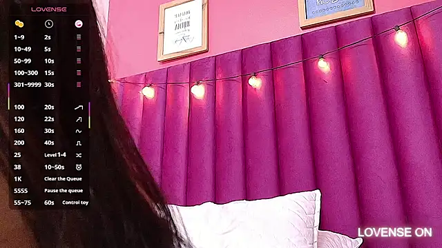 Snapshot of littlee_emilyy_ chatting on 02.12.25 littlee emilyy  online show from 02.12.25