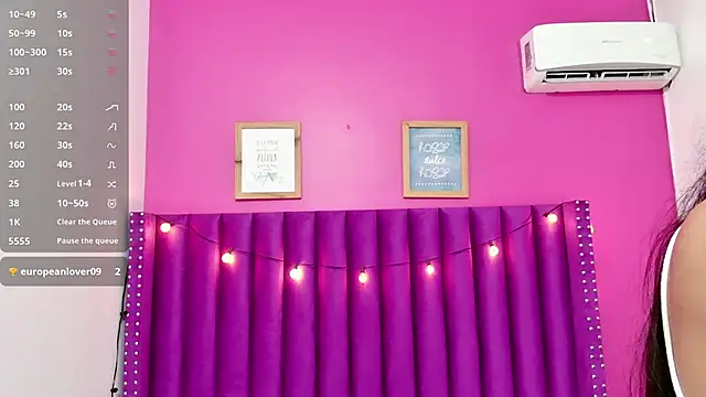 Snapshot of littlee_emilyy_ chatting on 02.22.25 littlee emilyy  online show from 02.22.25