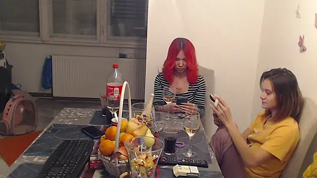 Snapshot of Tasty_Shape chatting on 12.11.24 Tasty Shape online show from 12.11.24