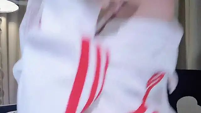 Snapshot of lvy-w chatting on 03.05.25 lvy-w online show from 03.05.25