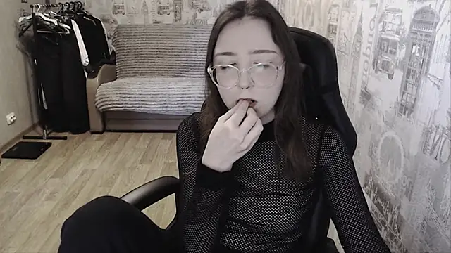 Snapshot of AmeliaKamishiro chatting on 01.21.25 AmeliaKamishiro online show from 01.21.25