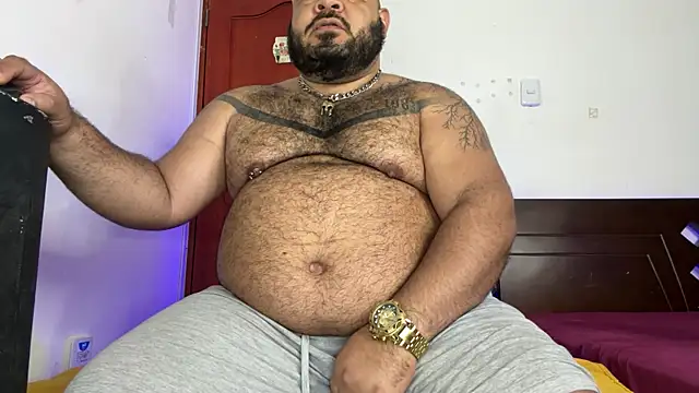Latino bigcock online show from 10.17.25