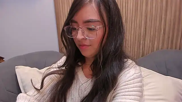 Snapshot of Eva_Macalliter chatting on 12.07.24 Eva Macalliter online show from 12.07.24