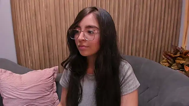 Snapshot of Eva_Macalliter chatting on 01.24.25 Eva Macalliter online show from 01.24.25