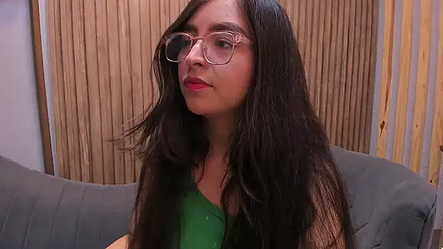 Snapshot of Eva_Macalliter chatting on 02.08.25 Eva Macalliter online show from 02.08.25