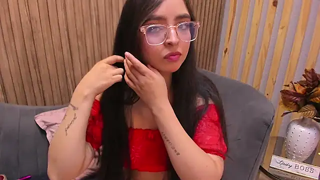 Snapshot of Eva_Macalliter chatting on 02.14.25 Eva Macalliter online show from 02.14.25