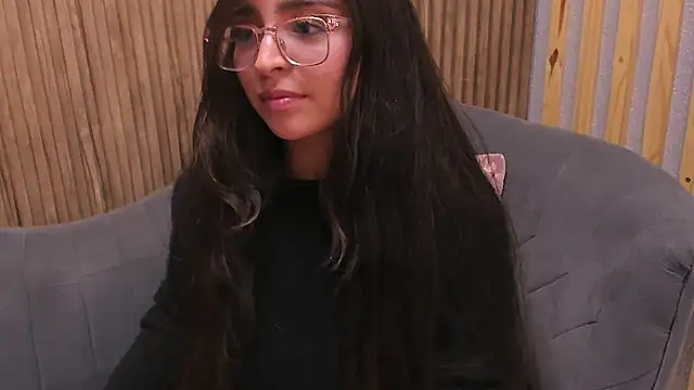 Snapshot of Eva_Macalliter chatting on 02.14.25 Eva Macalliter online show from 02.14.25