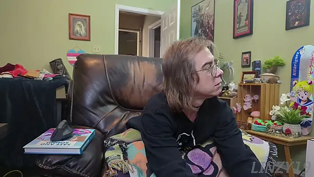 Snapshot of Linzy_19 chatting on 01.21.25 Linzy 19 online show from 01.21.25