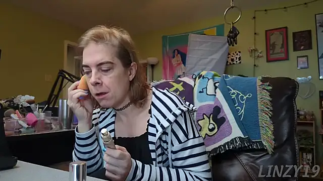 Snapshot of Linzy_19 chatting on 03.21.25 Linzy 19 online show from 03.21.25