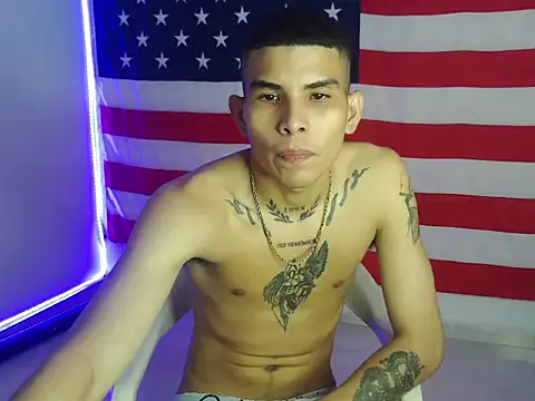 Snapshot of hot_king20 chatting on 10.28.25 hot king20 online show from 10.28.25