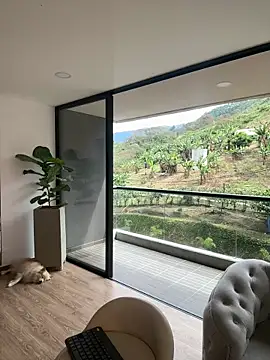 Snapshot of Helenbronwx chatting on 01.31.25 Helenbronwx online show from 01.31.25