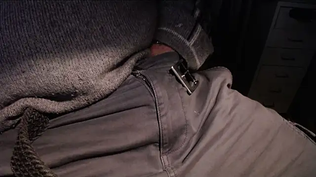 Snapshot of bloowman chatting on 01.19.25 bloowman online show from 01.19.25