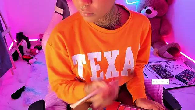 Snapshot of AshantiiSweet chatting on 03.21.25 AshantiiSweet online show from 03.21.25