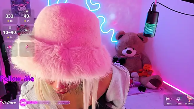 Snapshot of AshantiiSweet chatting on 10.12.25 AshantiiSweet online show from 10.12.25