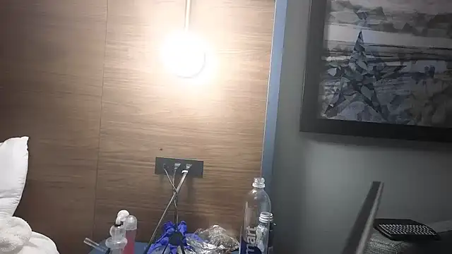 Snapshot of BrookesBigNaturals chatting on 11.08.25 BrookesBigNaturals online show from 11.08.25