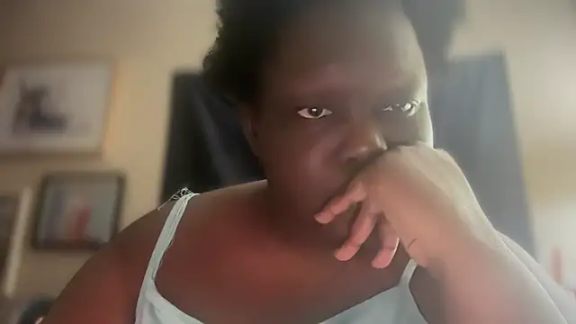 Snapshot of Yagurl__west chatting on 03.08.25 Yagurl west online show from 03.08.25