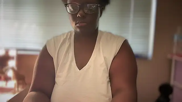 Snapshot of Yagurl__west chatting on 03.10.25 Yagurl west online show from 03.10.25