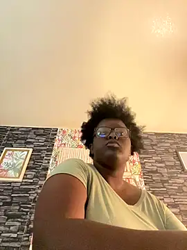 Snapshot of Yagurl__west chatting on 11.06.25 Yagurl west online show from 11.06.25