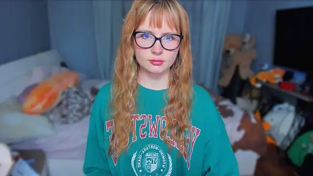 Snapshot of KlementinaBbG chatting on 10.26.25 KlementinaBbG online show from 10.26.25