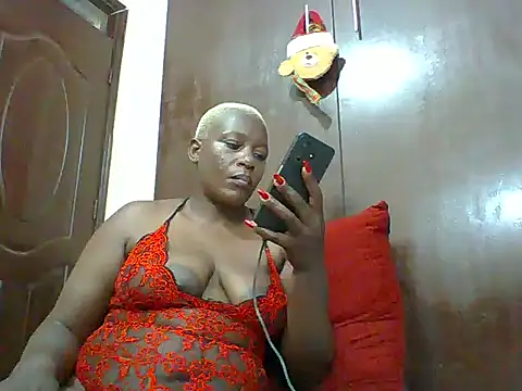 Snapshot of Poisonous_Ivy chatting on 11.03.25 Poisonous Ivy online show from 11.03.25