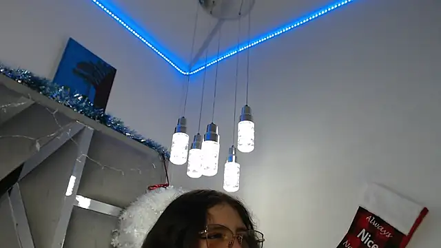 Snapshot of Paola_Lyon_ chatting on 01.03.25 Paola Lyon online show from 01.03.25